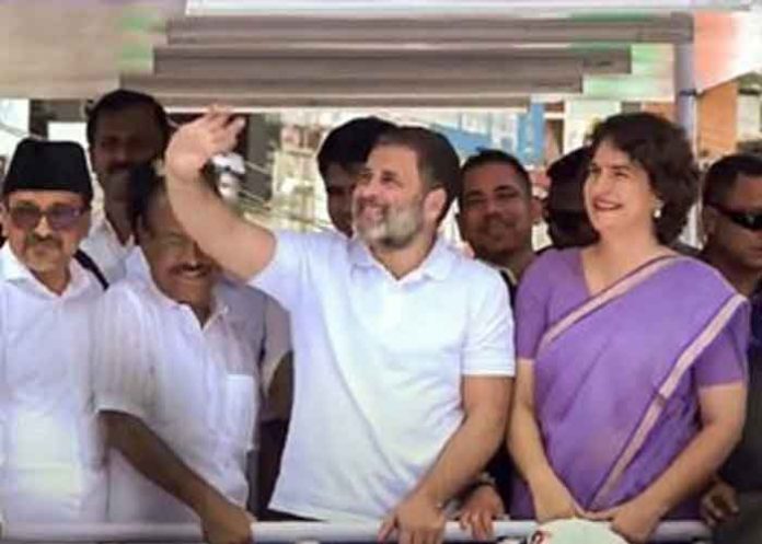 Rahul-and-Priyanka-Gandhis-roadshow-in-Wayanad