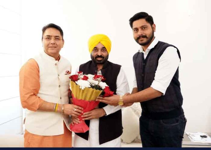 Bhagwant-Mann-Aman-Arora-Sh