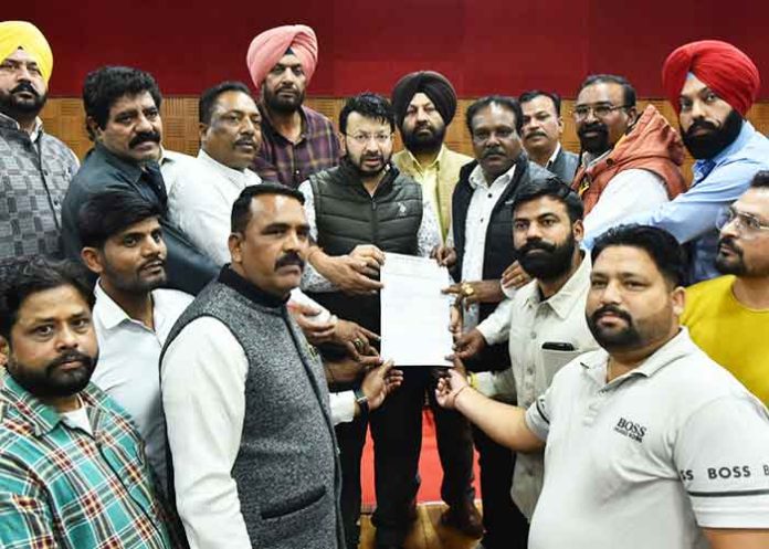 Dr. Ravjot Singh Assures Resolution