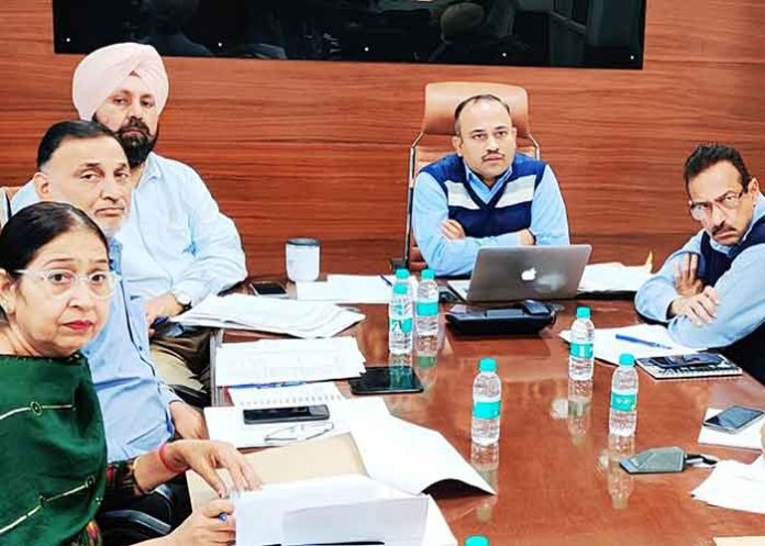 Punjab CEO holds meeting