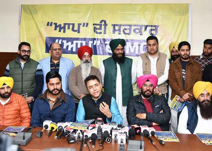 AAP Announces 5 Guarantees for Amritsar