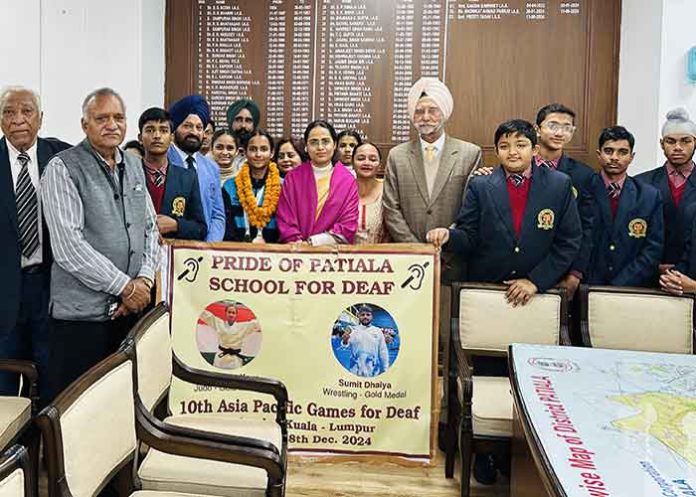 Dc felicitates Milanmeet Kaur