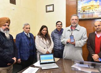 Dr.-Balbir-Singh-launches-Mobile-App