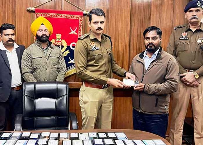 Moga police recover missing mobile phones