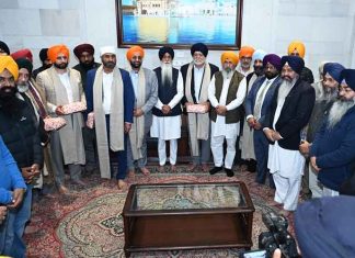 New Jersey-India Commission delegation pays obeisance