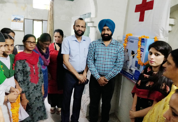 Kusumjit Kaur Sidhu Contributes Sanitary Napket Machine