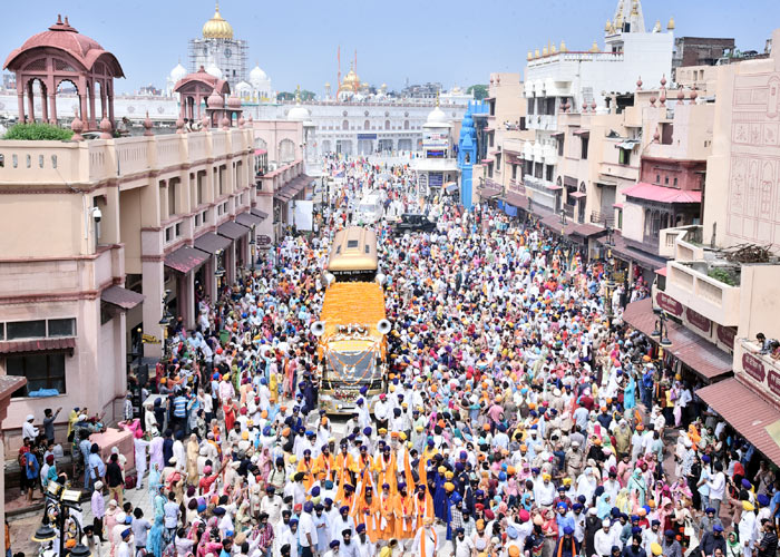 Nagar Kirtan start Darbar Sahib to Dera Baba Nanak 5