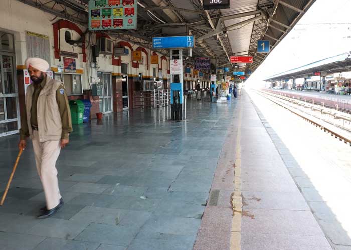 Janata Curfew in Jalandhar Railway Station