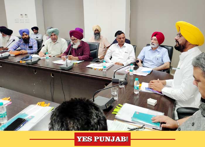 All genuine grievances of dairy farmers will be resolved soon: Kuldeep  Dhaliwal assures delegation - Yes Punjab - Latest News from Punjab, India &  World