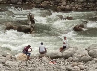 Selfies along Himachal rivers