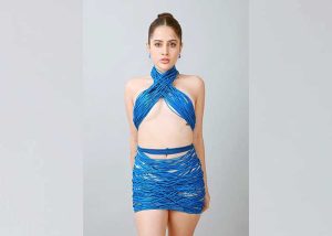 Uorfi Javed dresses up in blue wires