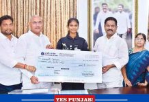 Jahnavi Dangeti receives 50 lakh from Andhra CM
