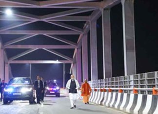 PM Narendra Modi AND yOGI Night Inspection of Varanasi road