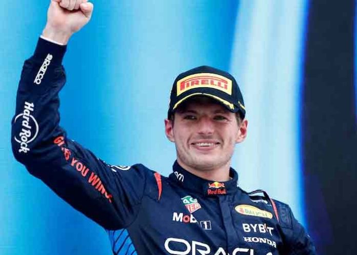 Max-Verstappen f1 racer