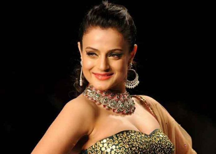 Ameesha-Patel-Actress