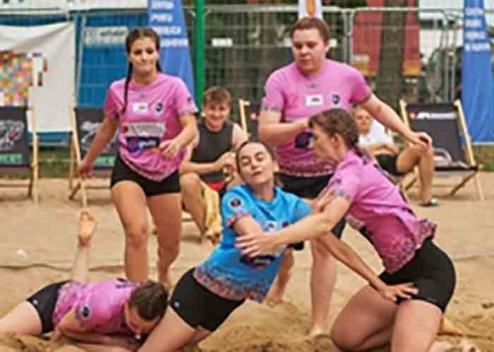 Womens-Kabaddi-players