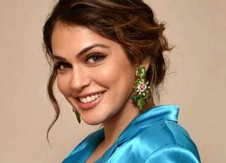 Actress-Isha-Koppikar