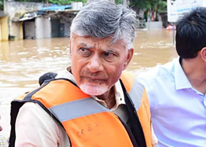 Chandrababu-Naidu-in-boat