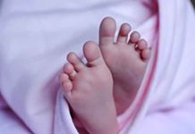 Newborn-baby-legs