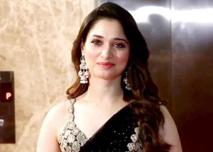 Tamannaah-Bhatia-Happy