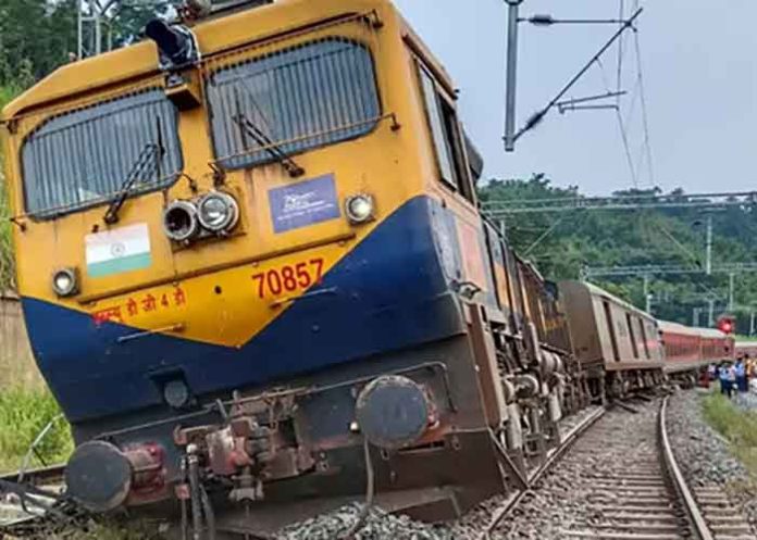 Agartala-Lokmanya-Tilak-Express-train derail