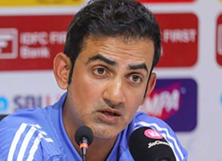 Gautam Gambhir on mic