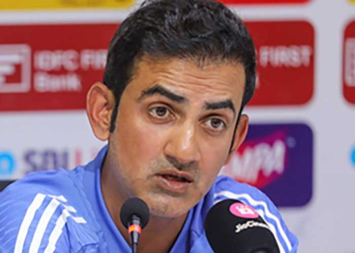 Gautam Gambhir on mic