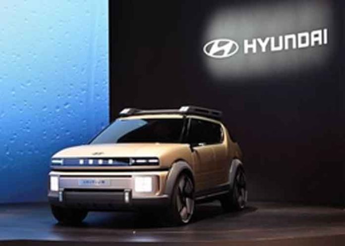 Hyundai hydrogen fuel cell electric vehicle