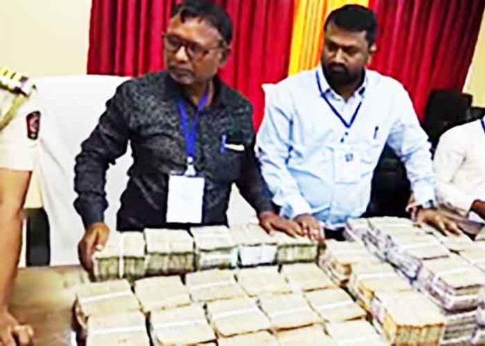 Pune cops seize Rs 138 crore