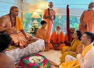 Shankracharya Swami blesses Raghav and Parineeti