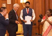 Singapore Defence Minister meets President Murmu