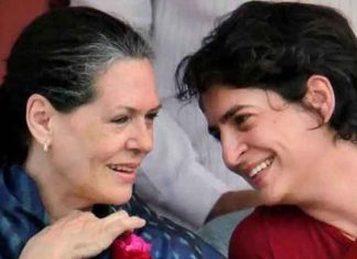 Sonia Gandhi Priyanka Gandhi