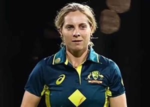 Sophie-Molineux-Cricketer