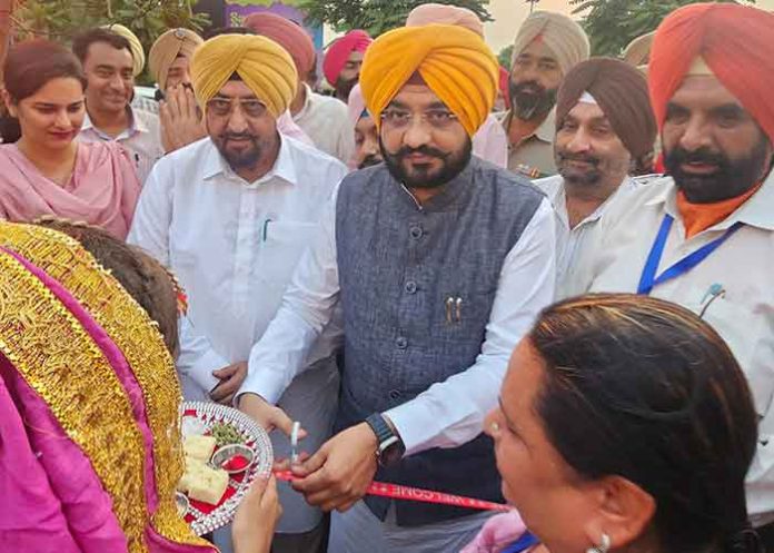 Tarunpreet Singh Sond inaugurates Mohali mela