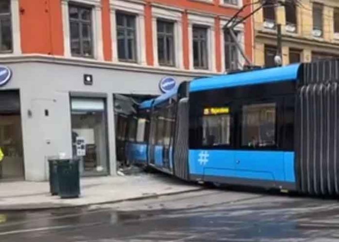 Tram crashes into store USA