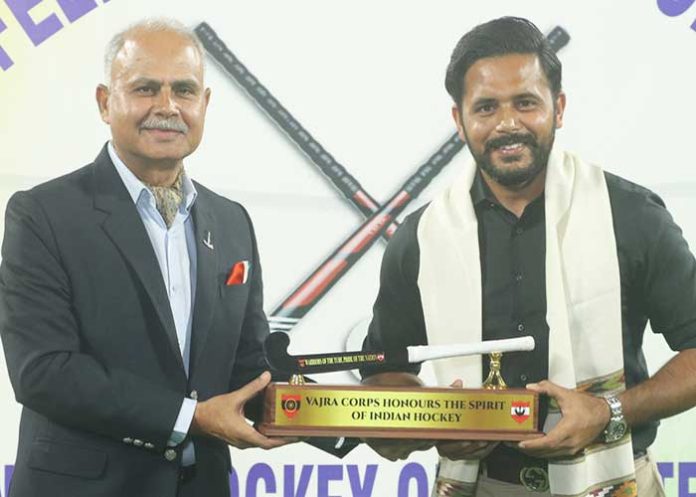 Vajra Corps Honours Hockey Olympians