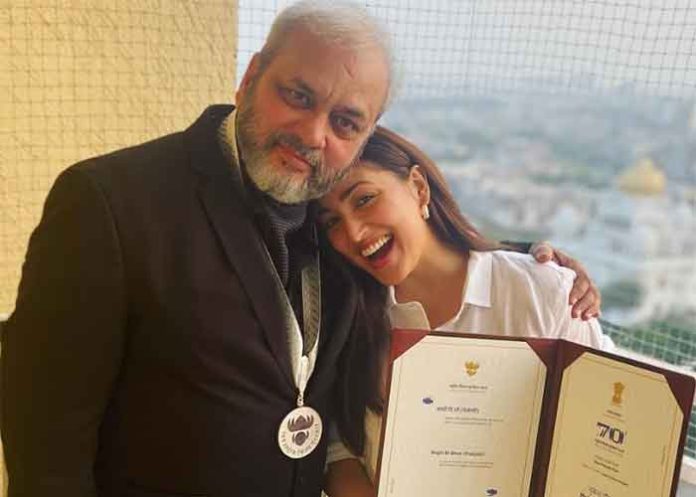 Yami Gautam with her father and National Award