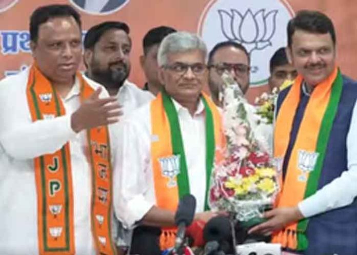 veteran Ravi Raja joins BJP