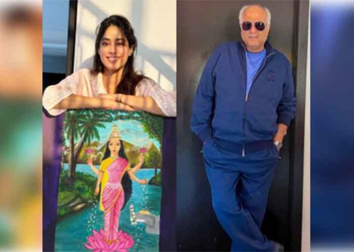 Boney Kapoor Janhvi pose like student