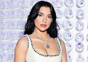 Dua Lipa Singer 1