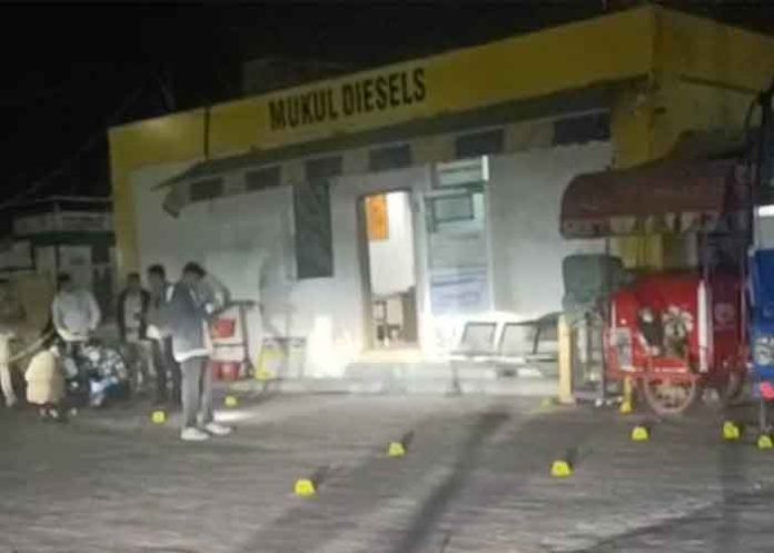 Gun Firing at petrol pump in Gokulpuri delhi