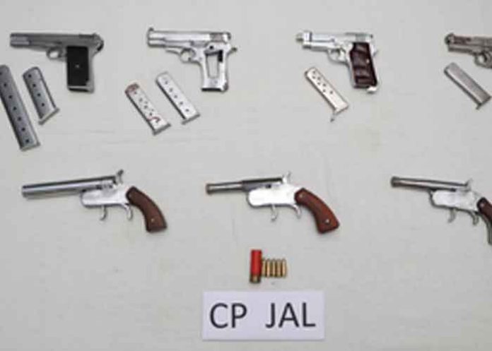 Guns seized from members-of-Landa-gang-arrested.jpg