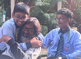 Hemant Soren shares joyful moments with children