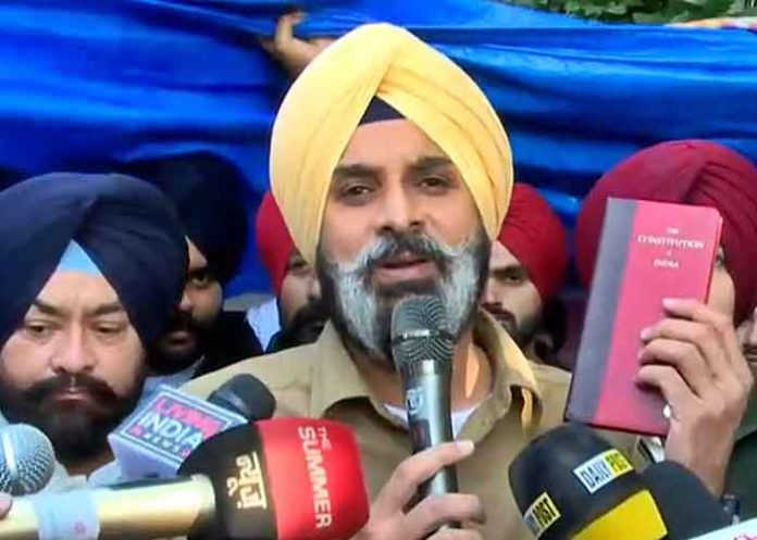 Majithia Expresses Solidarity