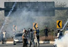 Pakistan PTI convoy enters Islamabad