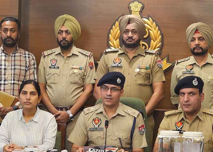 SAS Nagar Police Arrest Four Robbers