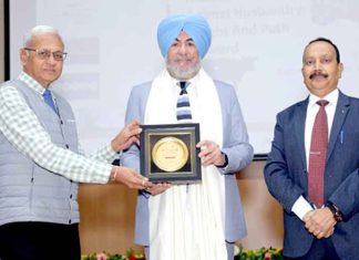 VC Dr JPS Gill gets Award