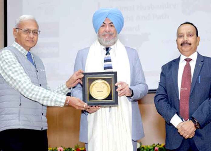 VC Dr JPS Gill gets Award