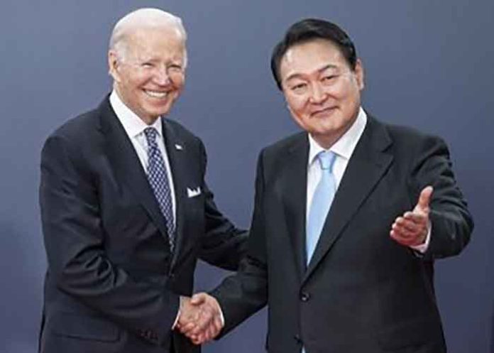 Yoon Suk Yeol Joe Biden