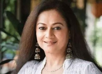 actress Zarina Wahab